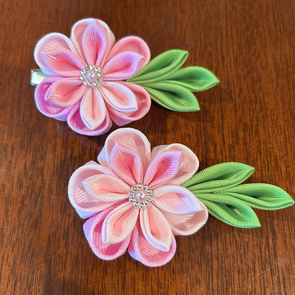 Kanzashi style Pair of Elegant Pink Floral Hair Clips